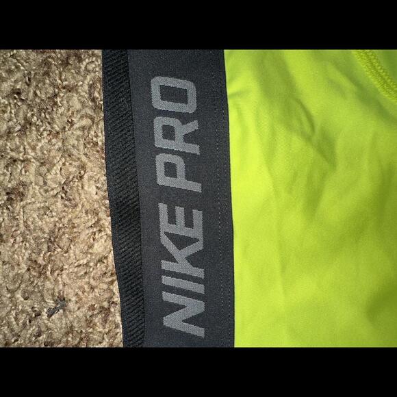 Nike Women's Dri-Fit Pro 3 Big Dot Training Shorts - Picture 3 of 12